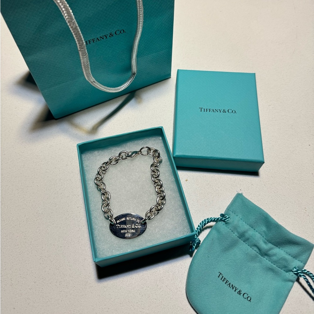 Return to Tiffany® Oval Tag Bracelet in Silver, Medium